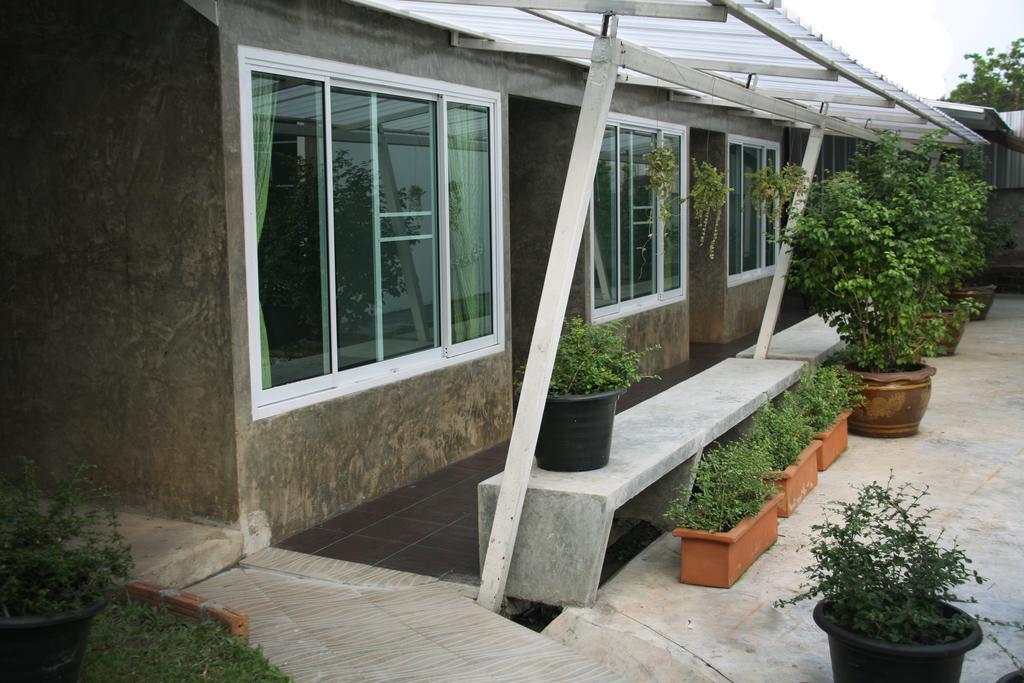 Zan Pla Nade Guesthouse Chiang Rai Buitenkant foto